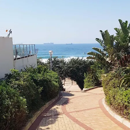 9 Ipanema Umhlanga 5 Sleeper Garden Unit Next To The Oyster Box Hotel Durban Exterior photo