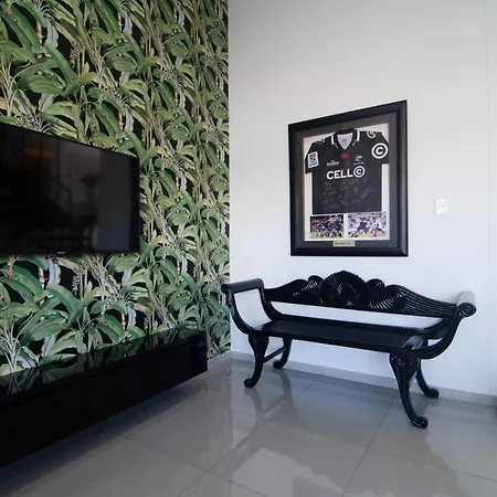 9 Ipanema Umhlanga 5 Sleeper Garden Unit Next To The Oyster Box Hotel Durban Exterior photo