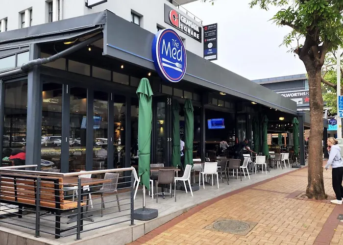 9 Ipanema Umhlanga 5 Sleeper Garden Unit Next To The Oyster Box Hotel