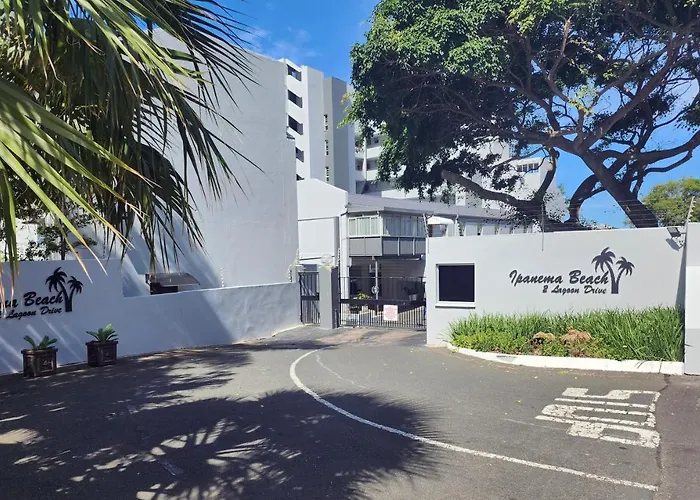 9 Ipanema Umhlanga 5 Sleeper Garden Unit Next To The Oyster Box Hotel