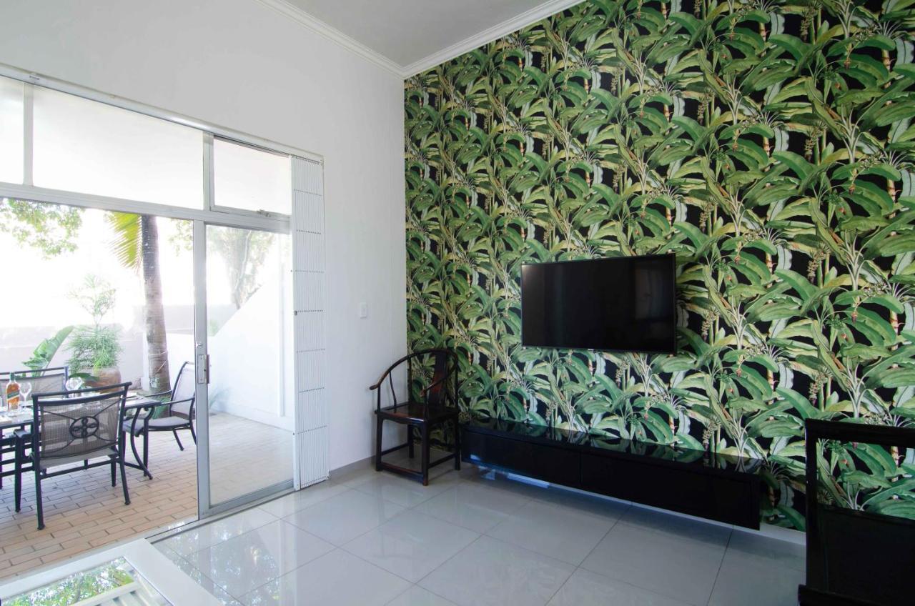 9 Ipanema Umhlanga 5 Sleeper Garden Unit Next To The Oyster Box Apartment