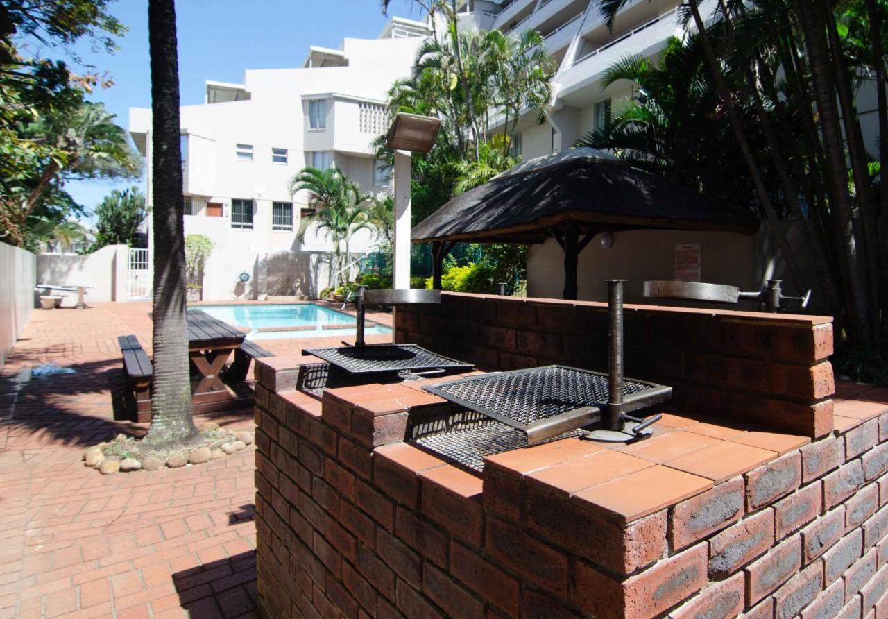 9 Ipanema Umhlanga 5 Sleeper Garden Unit Next To The Oyster Box * Durban
