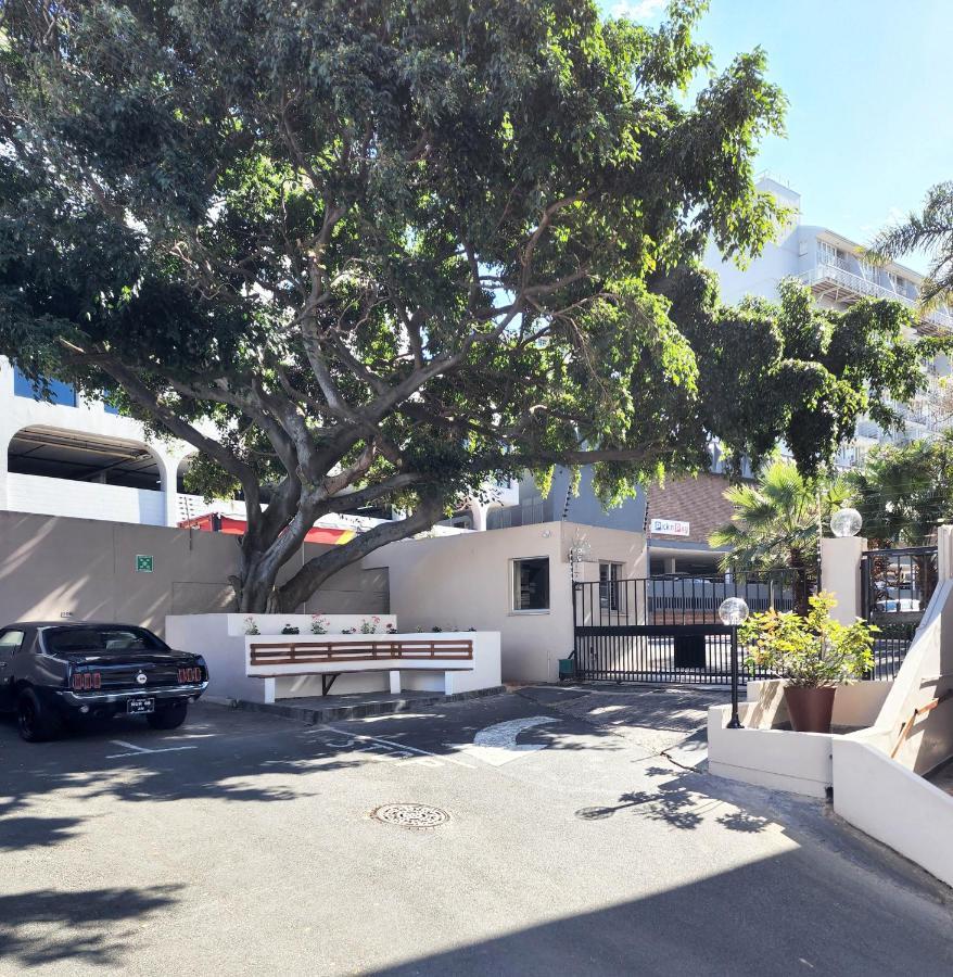 9 Ipanema Umhlanga 5 Sleeper Garden Unit Next To The Oyster Box *
